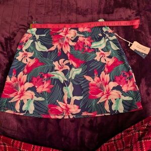 Tommy Bahama XS Green, Navy Blue, And Pink Tropical Flower Athletic Skort